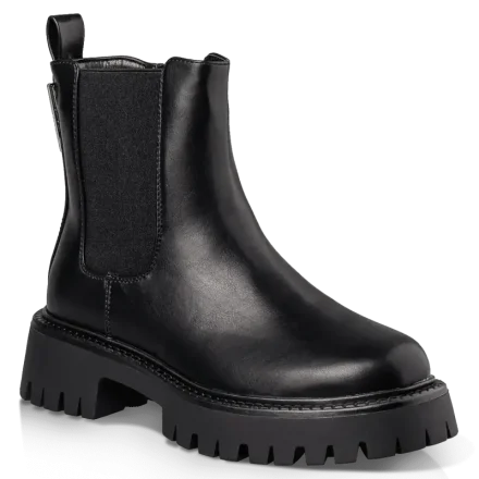 CHELSEA BOOTS