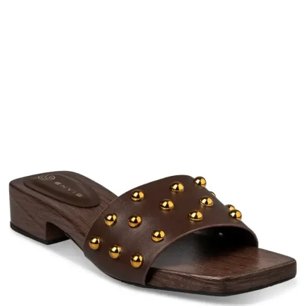 STUDDED CLOGS